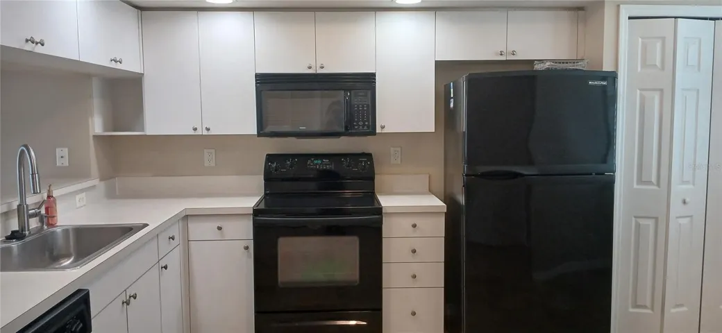 Plenty of Cabinets