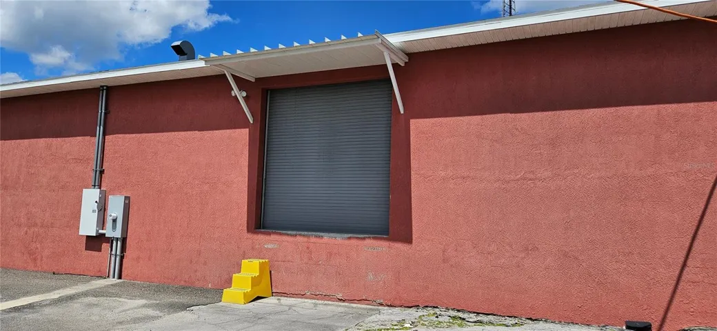 Dock High Door