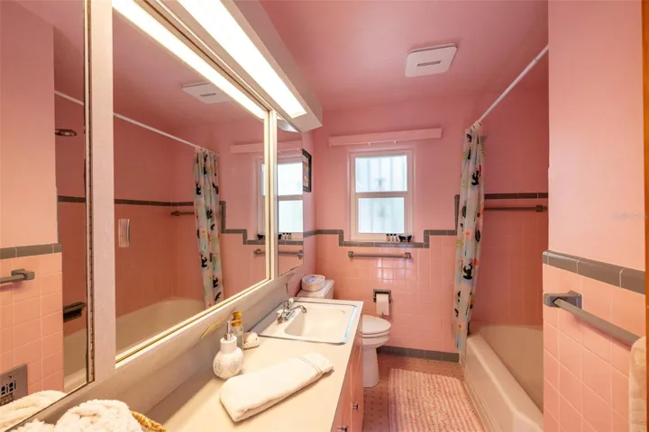 Tiled Full bath
