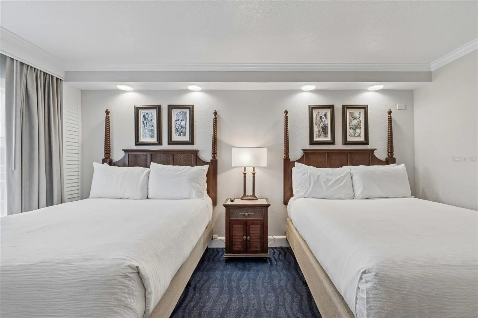 2nd bedroom with 2 Queen bed