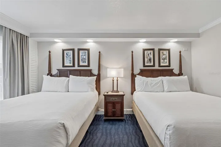 2nd bedroom with 2 Queen bed