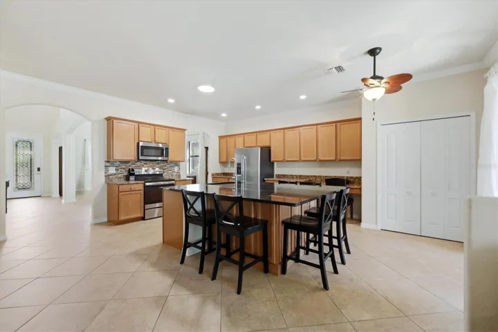 Kitchen, foyer