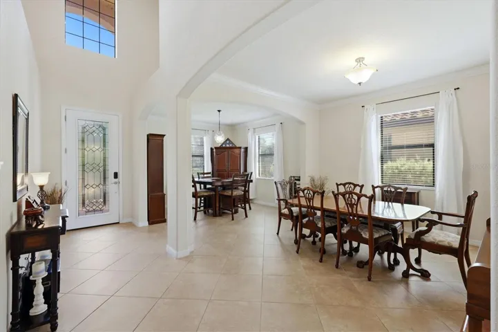 Dining room, foyer