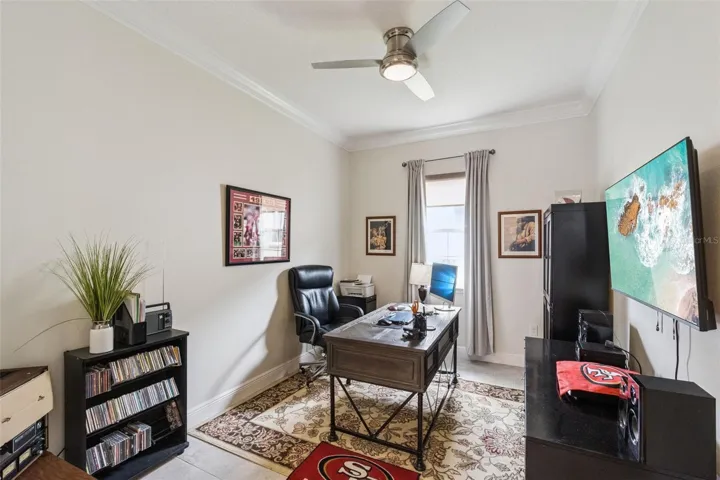 Office/flex room