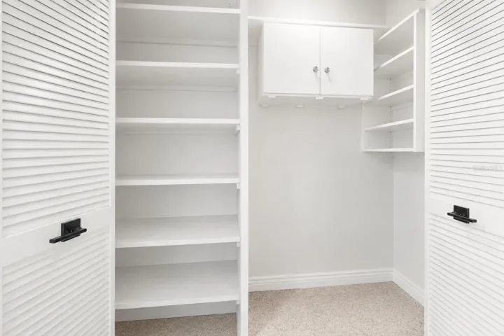Hall Storage Closet 7'6