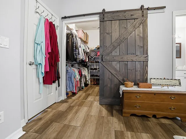 Walk in Closet