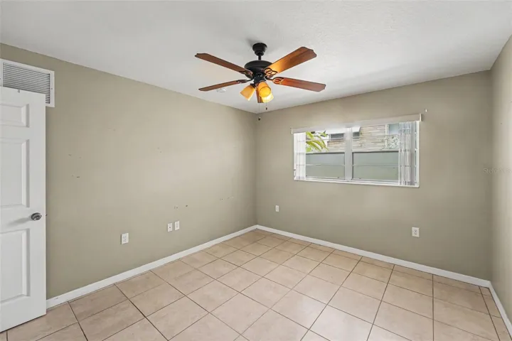 Bedroom !
