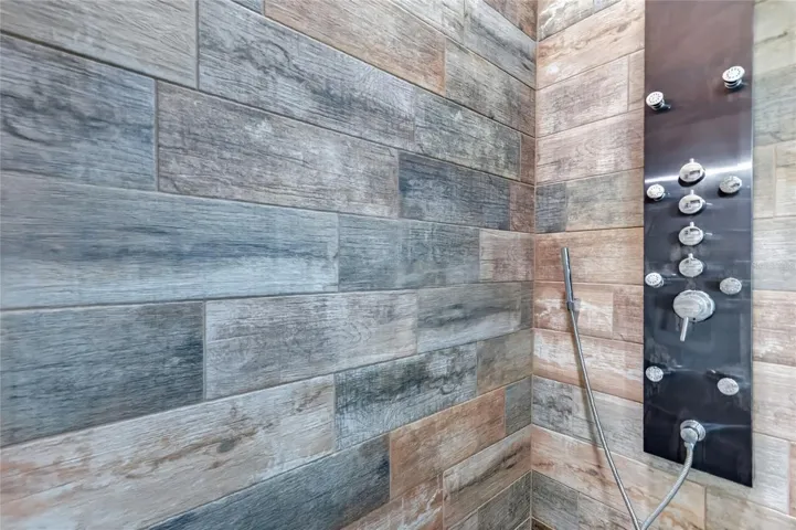 Multi-sprays in shower ~