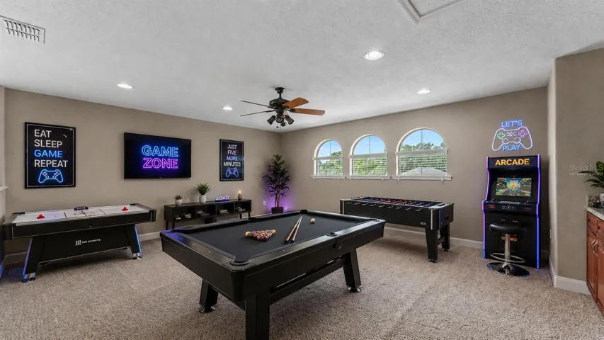 *virtually stagedbonus room/game room
