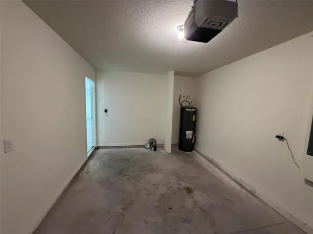 1 Car Garage