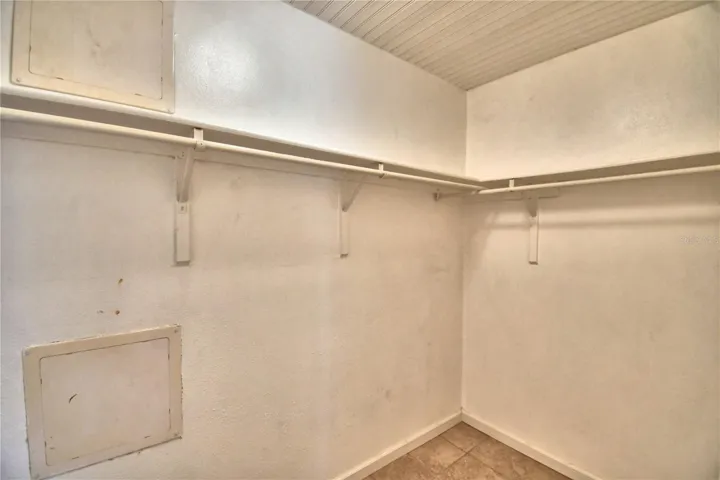 Walk In Closet
