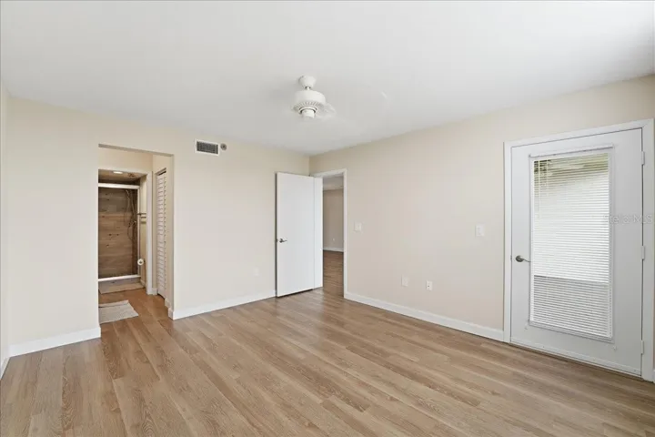 Primary en-suite