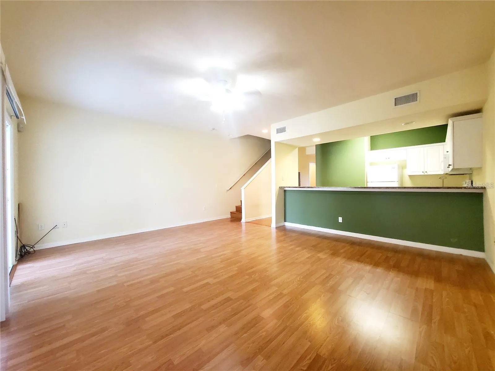Living area (green is gone now)