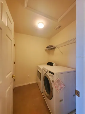 Spacious laundry room