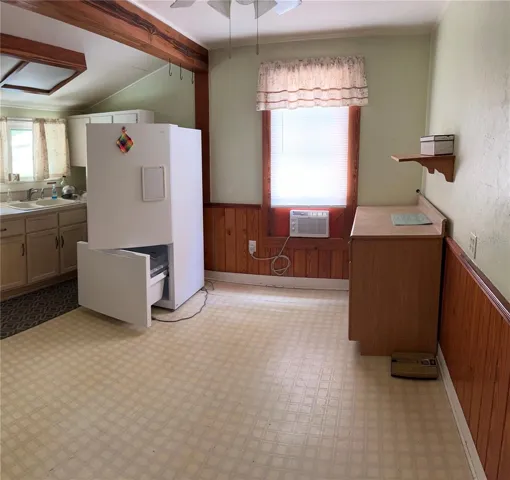 Kitchen / Dinning