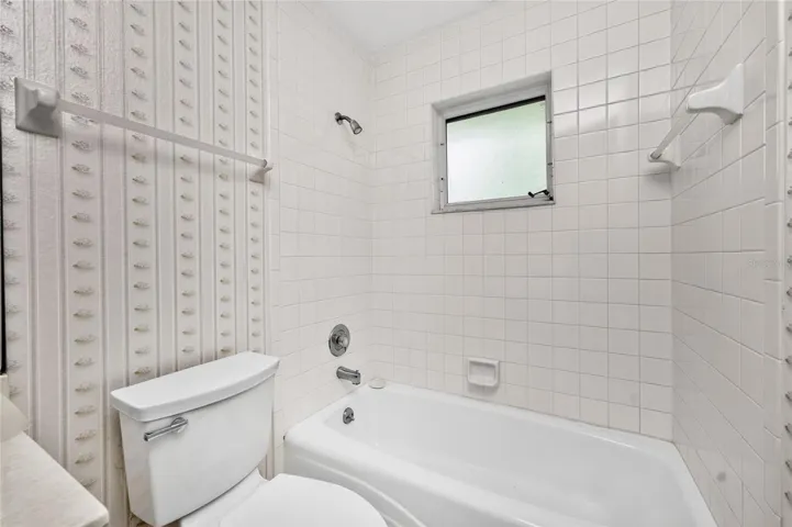 Tub/shower combination