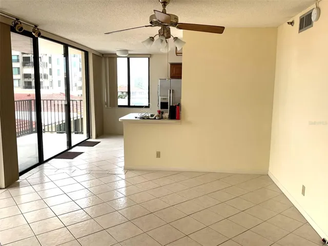 Interior/Balcony