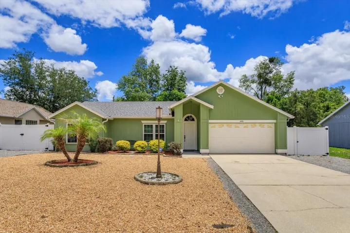 Beautifully updated 3 Bed/2 Bath with NO HOA!