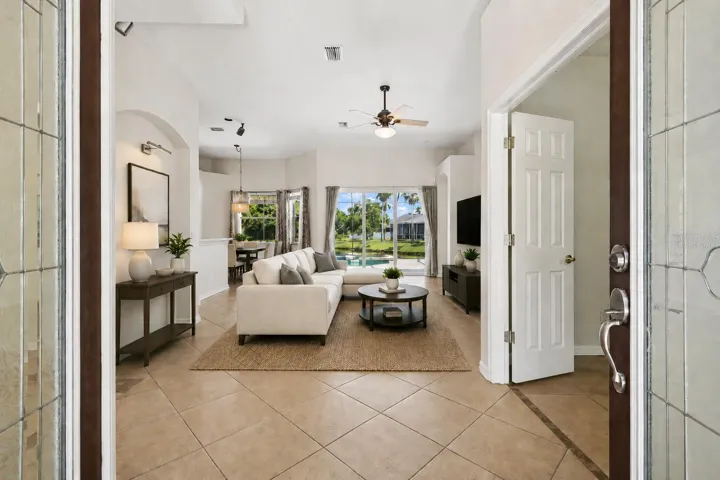 Entry virtually staged