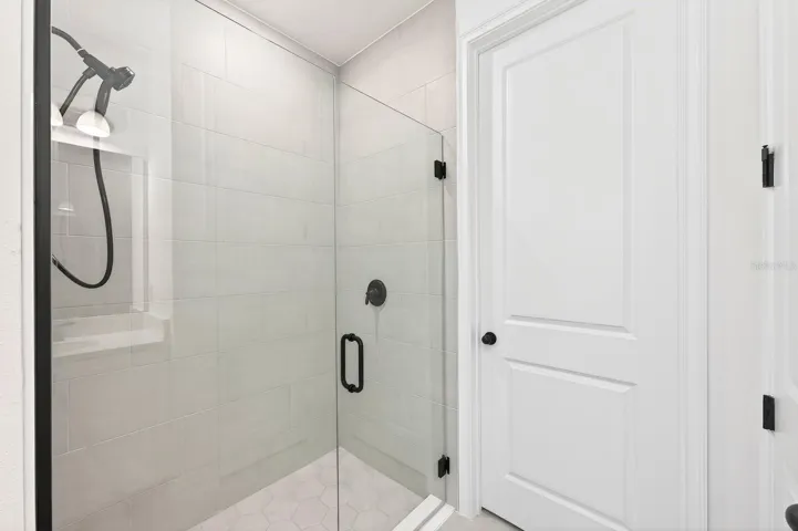 Primary en-suite bath.