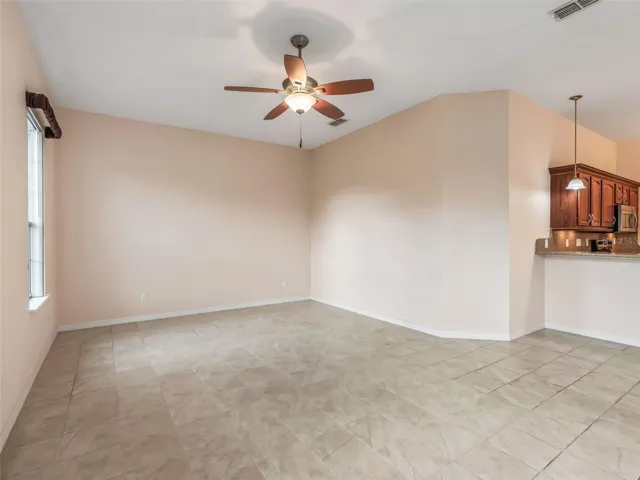 Family Rm w/access to Kitchen