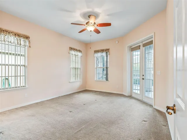 Primary Suite w/French door Access to Lanai