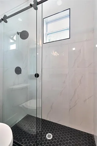 Hall / Common Bathroom