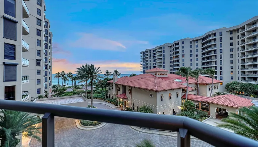 Beach Vistas, pool views, sunsets galore everyday here in Paradise