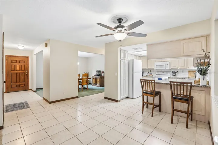 Breakfast Nook / Kitchen / Foyer / Dining