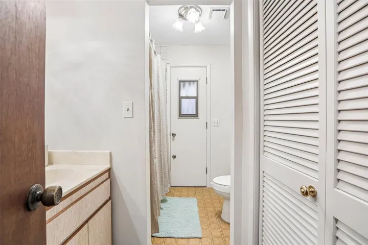 Bathroom 2 / Pool Path