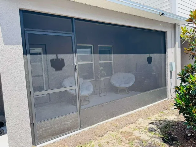 Rear Patio with screened Alai