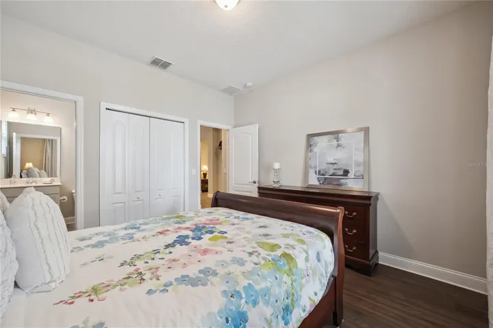 2nd Bedroom w/Ensuite Bathroom