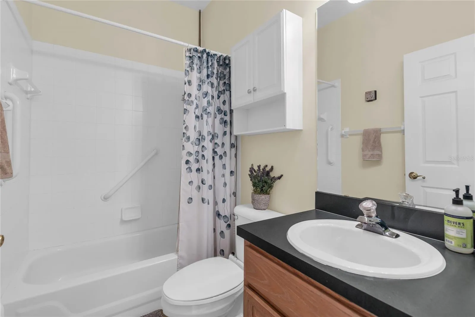 Guest Bath 1