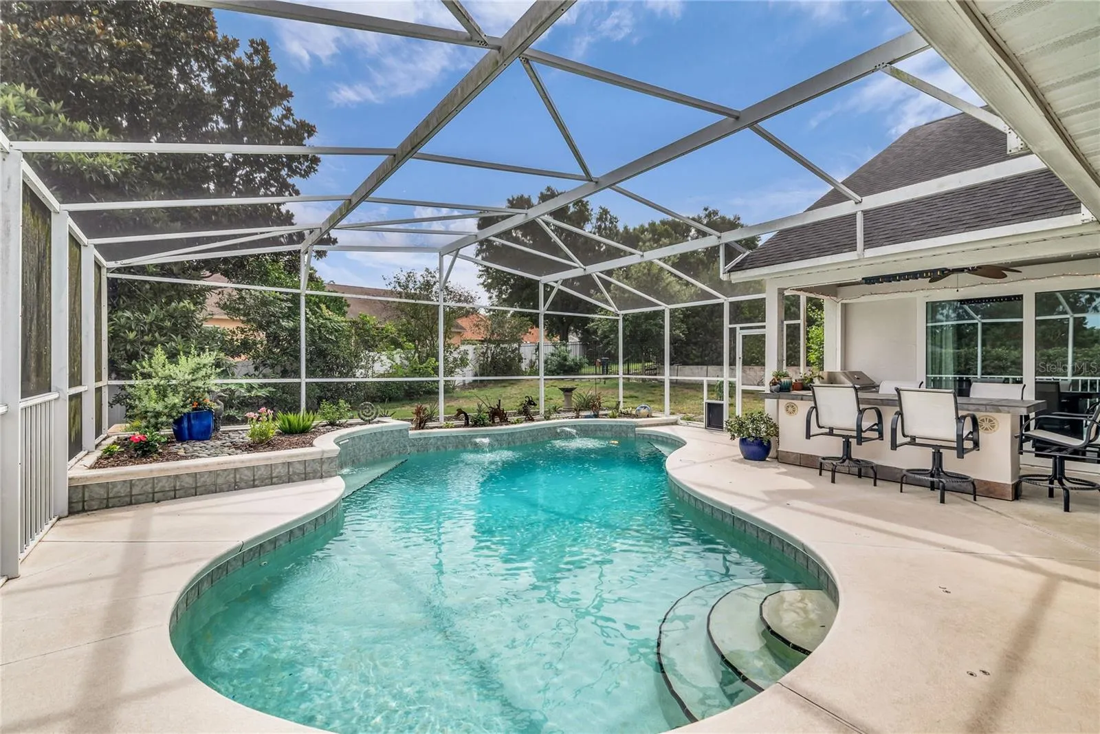Screened In Patio &amp; Pool Oasis