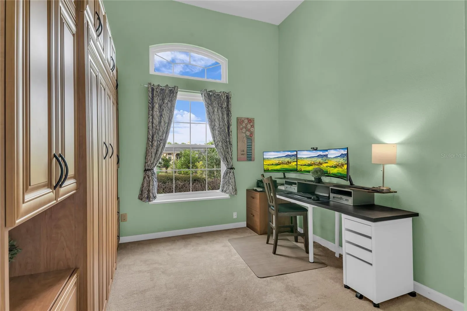 Office / 5th Bedroom With Murphy Bed