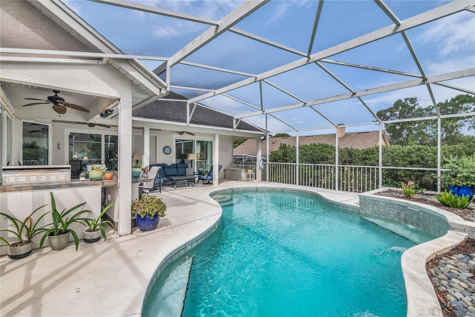 Screened In Patio &amp; Pool Oasis