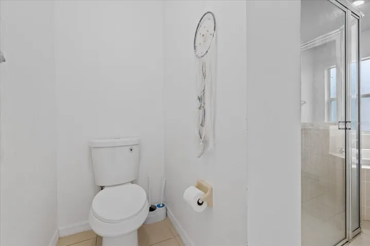 Master En Suit Bathroom