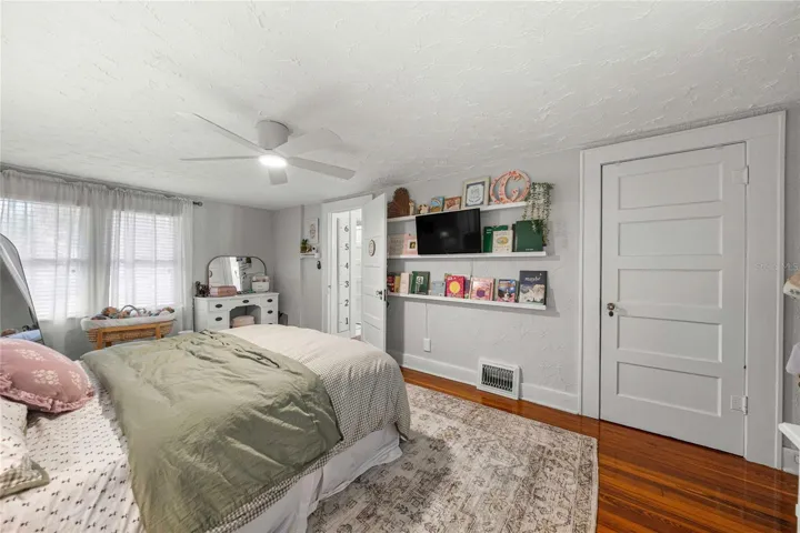 Guest bedroom 2
