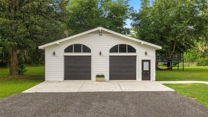 Detached Garage