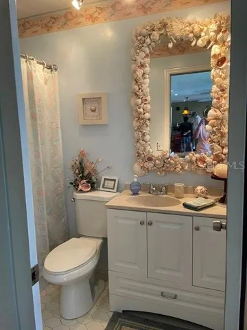 Lanai/Pool Bath