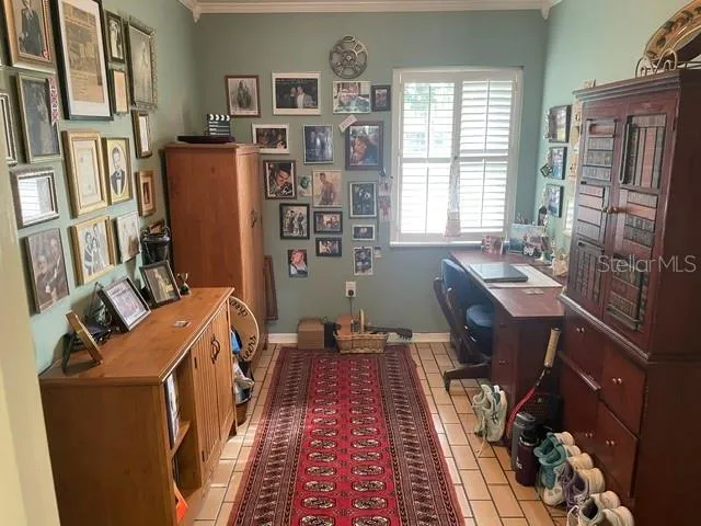 Office/Butler Pantry
