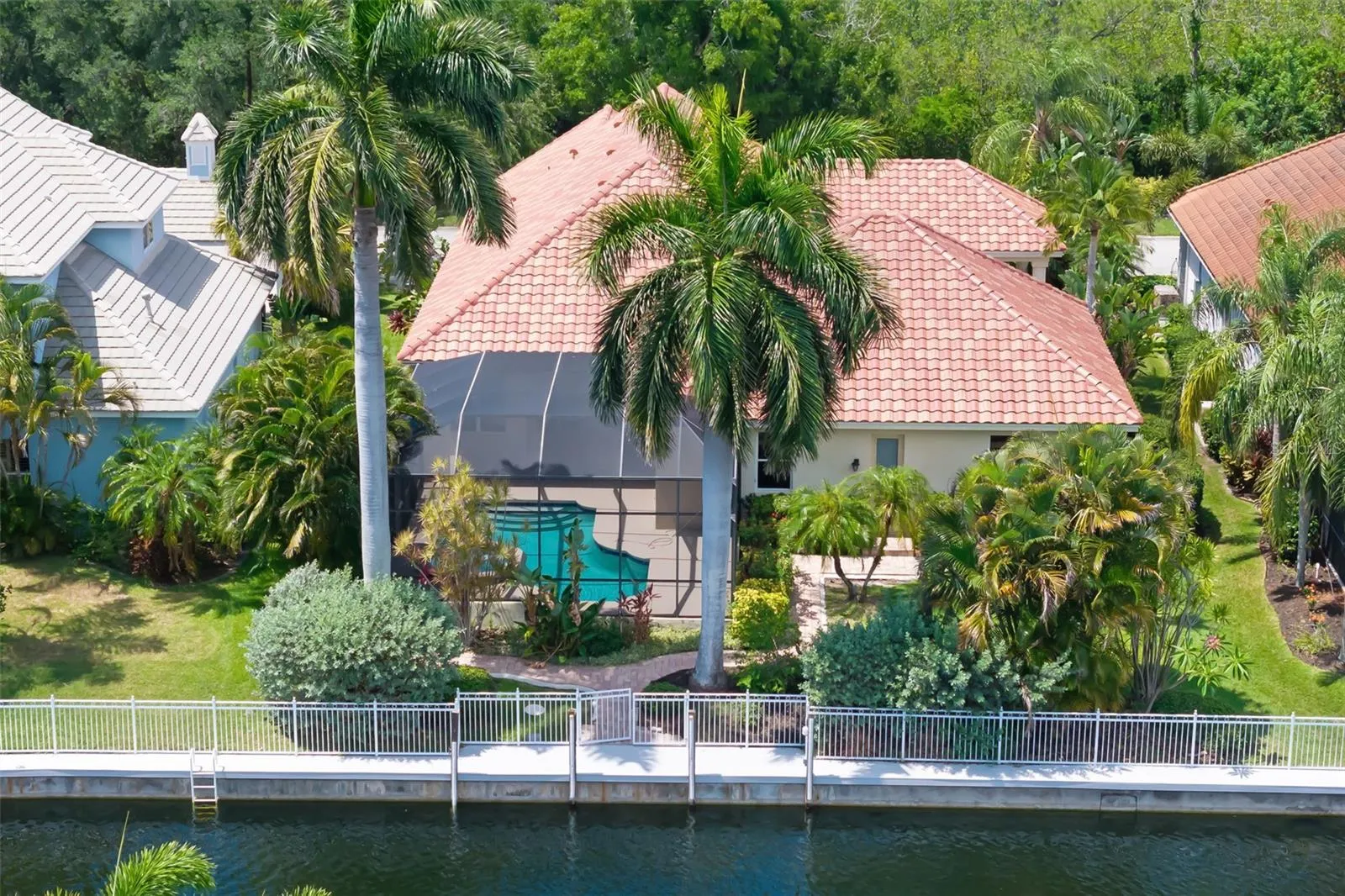 Walk to your boat, and enjoy your fresh-water canal for access to the Gulf.