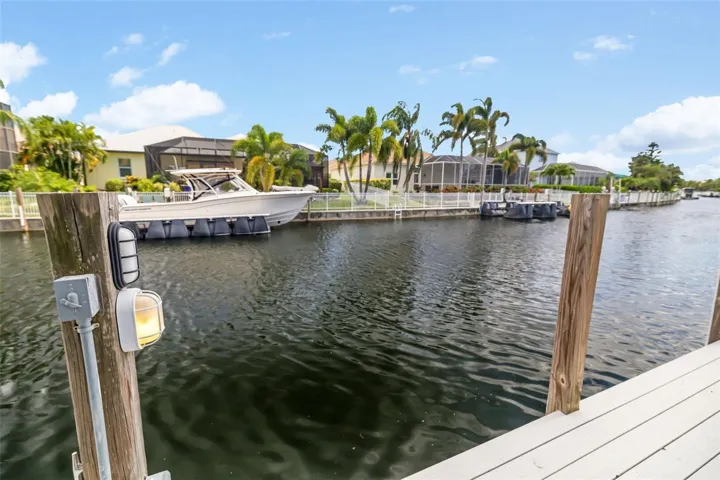 Private dock with electric