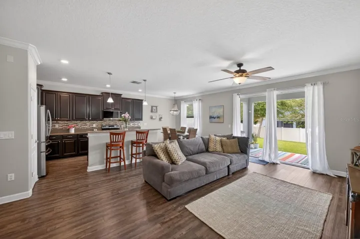 FAMILY ROOM TO KITCHEN