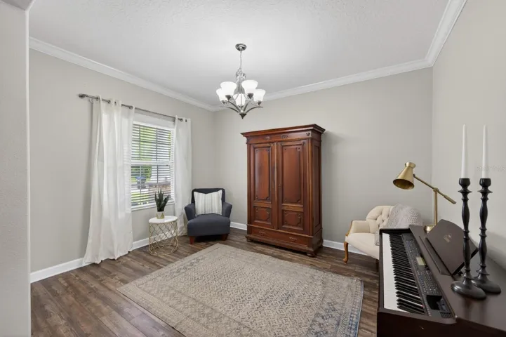 LIVING/OFFICE/DINING