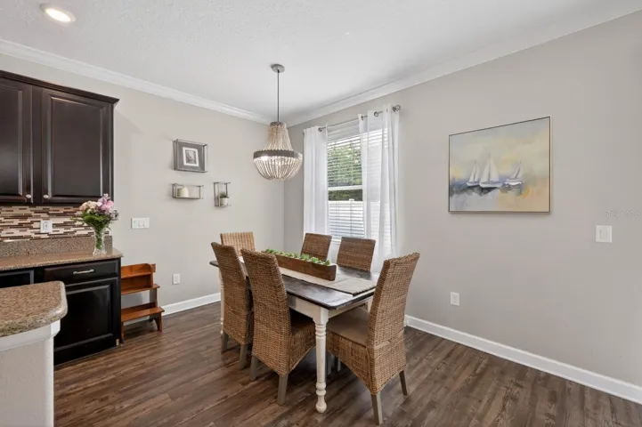EAT IN KITCHEN SPACE