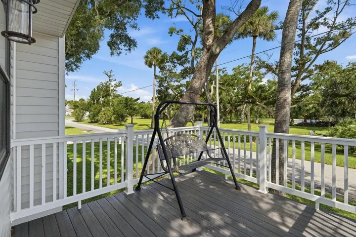 COMPOSITE DECK
