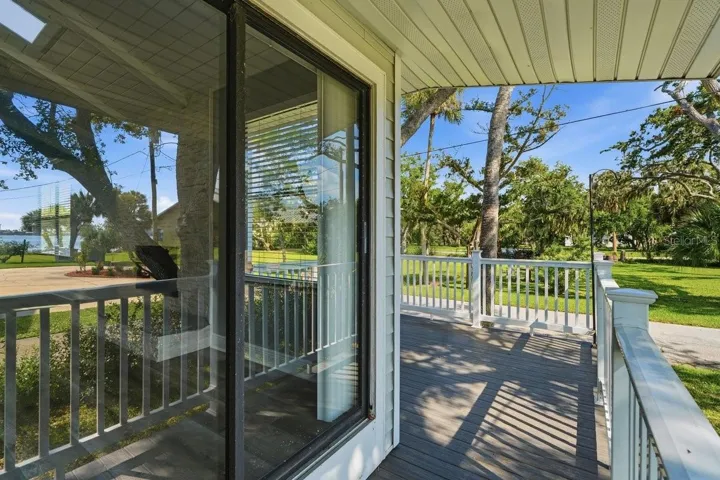 COMPOSITE DECK