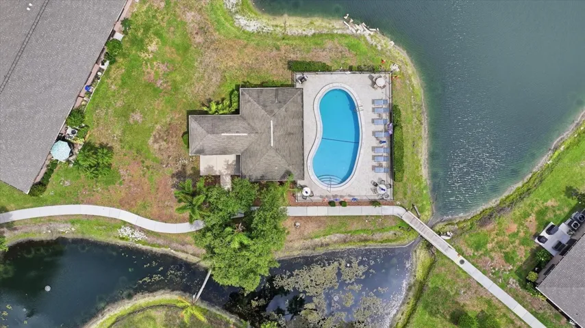 Central ponds & Community Pool