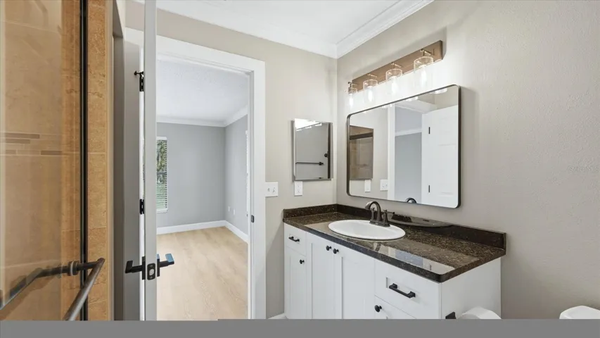 Primary En Suite with shower